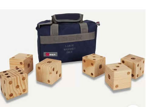 Jeu de dés en bois