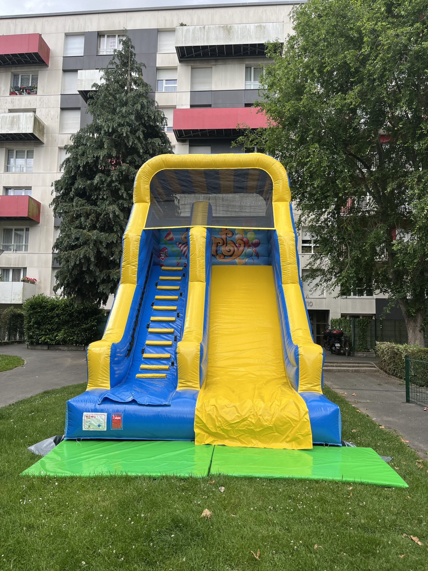 Toboggan Party